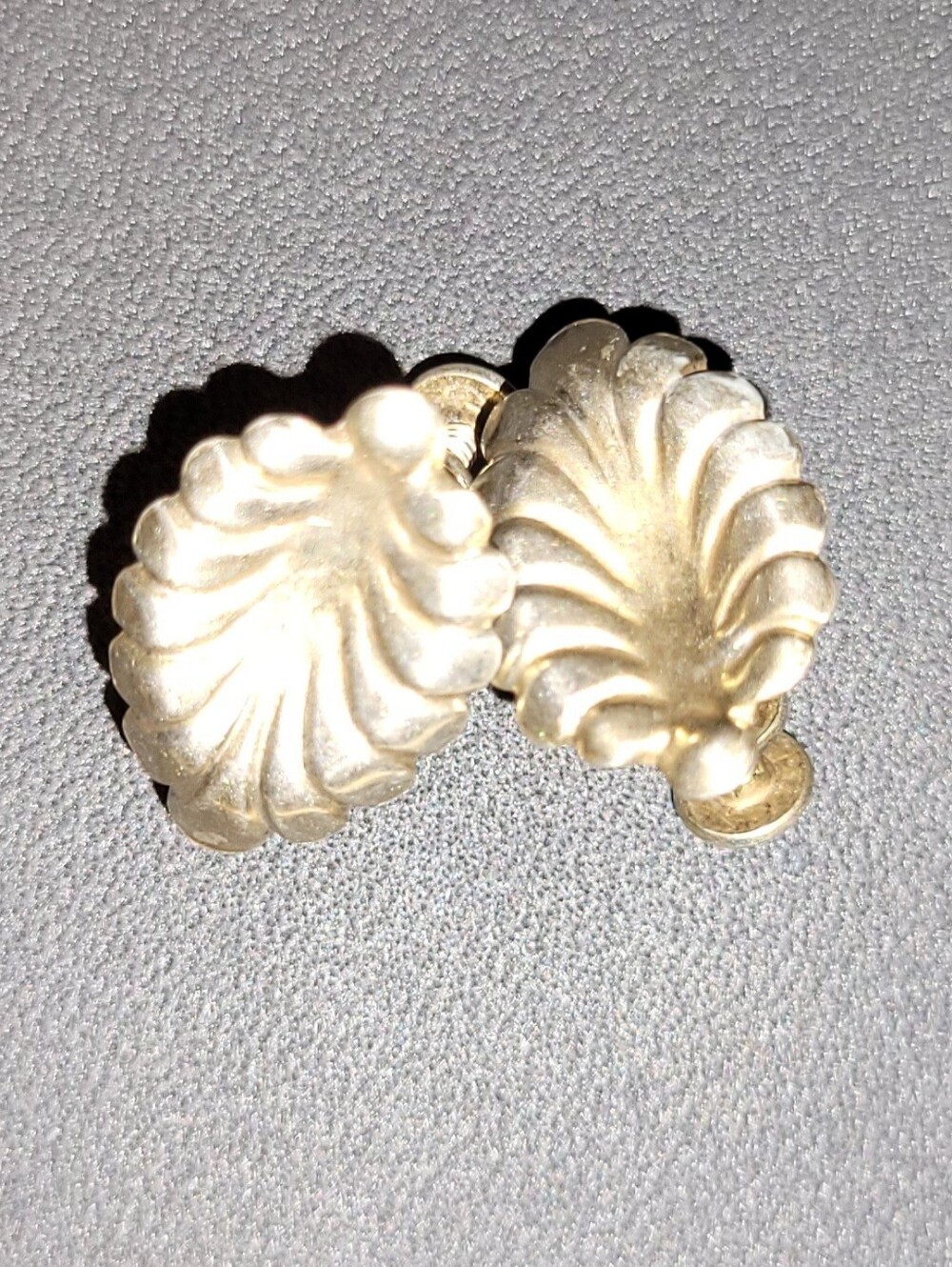 Sterling Silver Leaf Screw On Earrings.